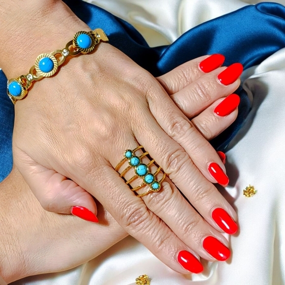 ποΈ18K Gold Plated Turquoise Bangle Bracelet | Stainless Steel | Gift Ready π - Picture 4 of 9